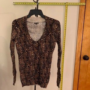 EXPRESS - brown leopard animal print long sleeve V-neck shirt size small